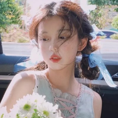 模仿女孩